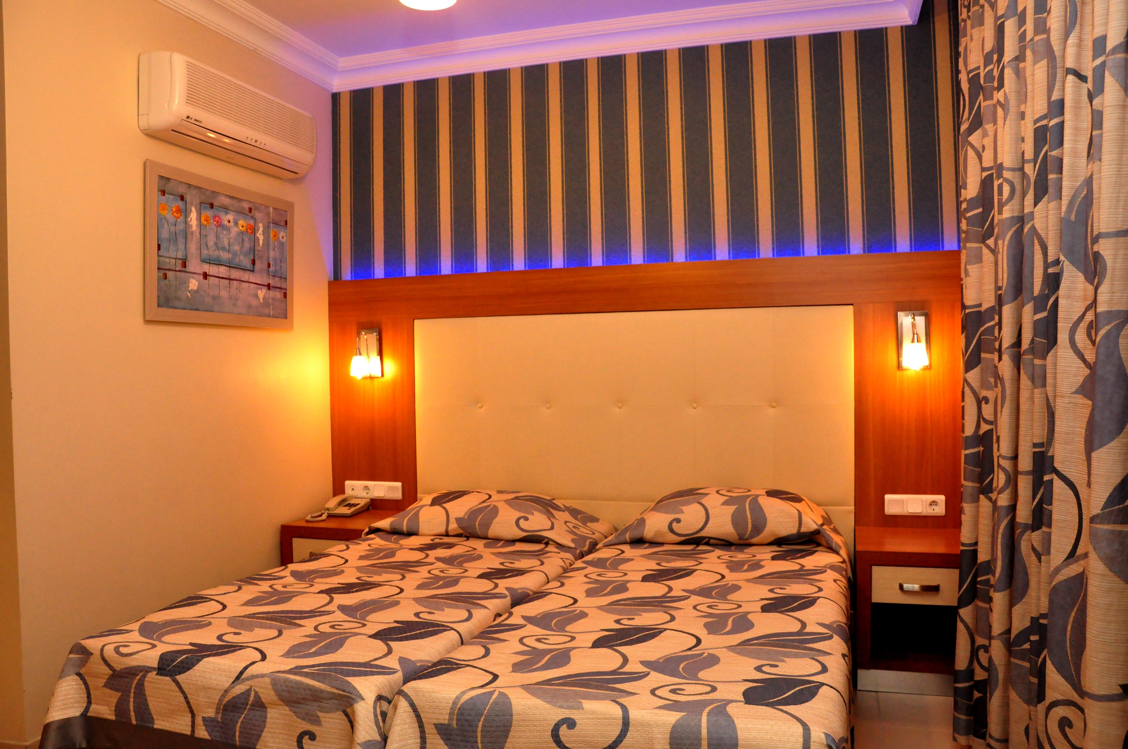 אלאניה Villa Sunflower Hotel מראה חיצוני תמונה