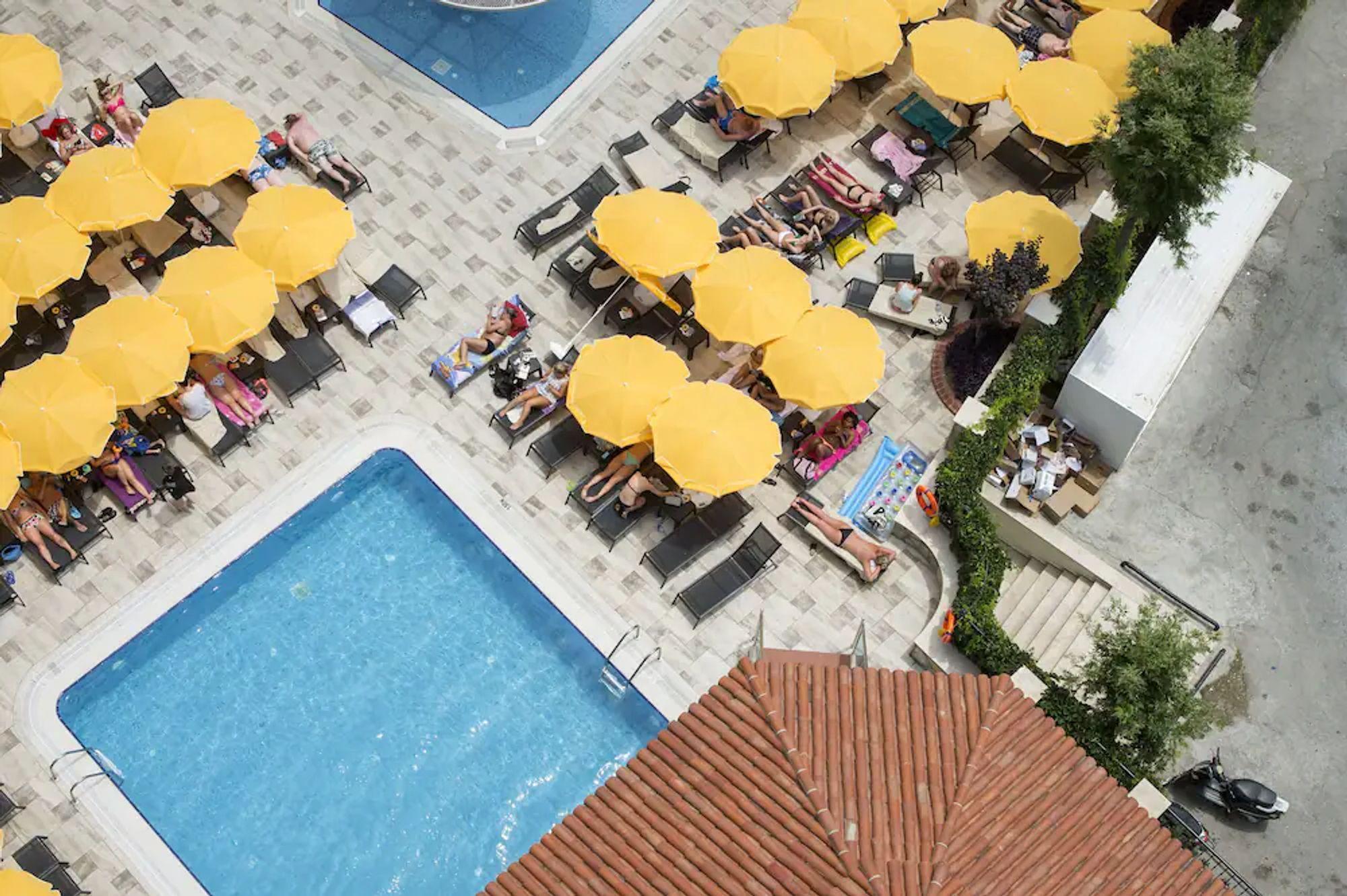 אלאניה Villa Sunflower Hotel מראה חיצוני תמונה