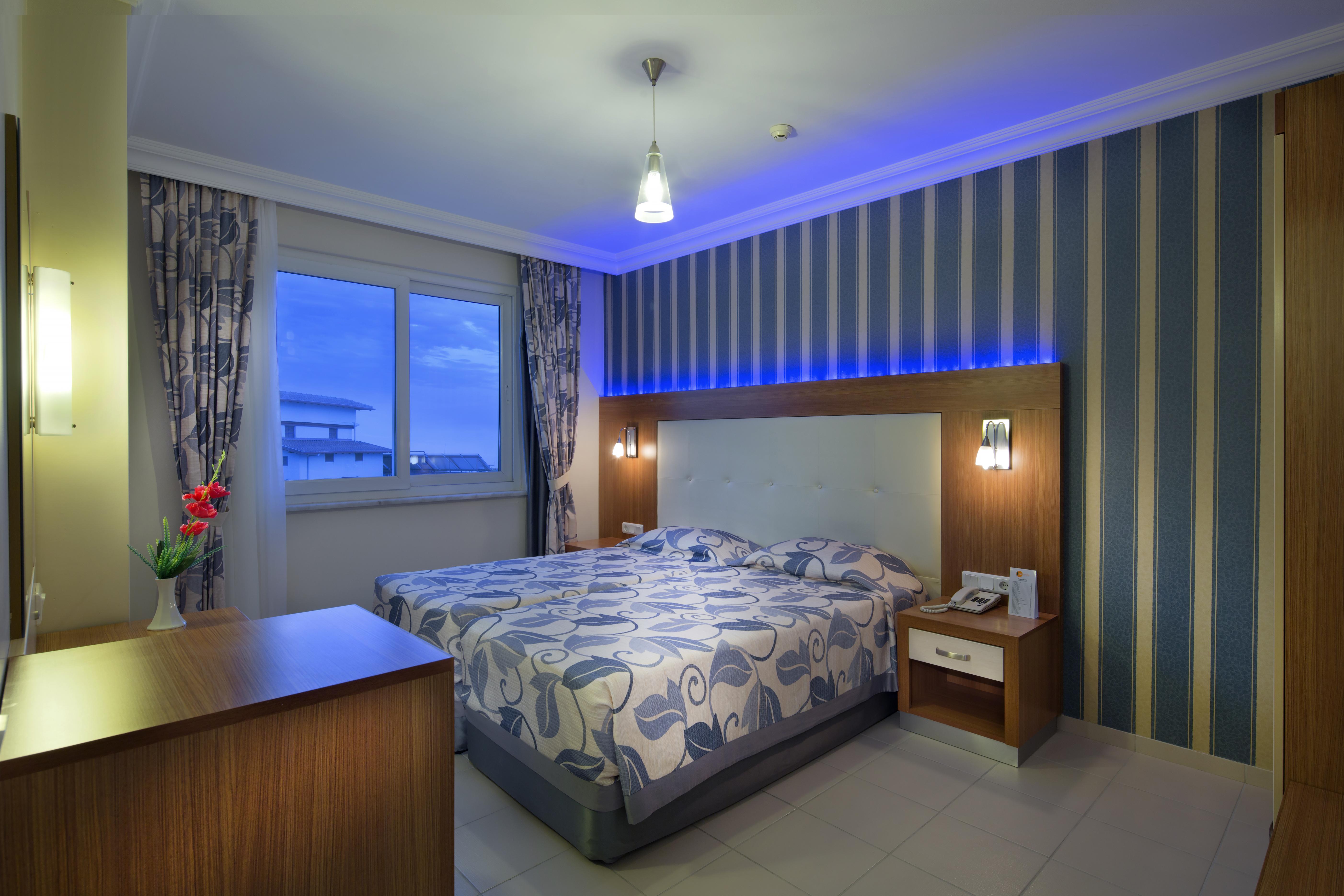 אלאניה Villa Sunflower Hotel מראה חיצוני תמונה