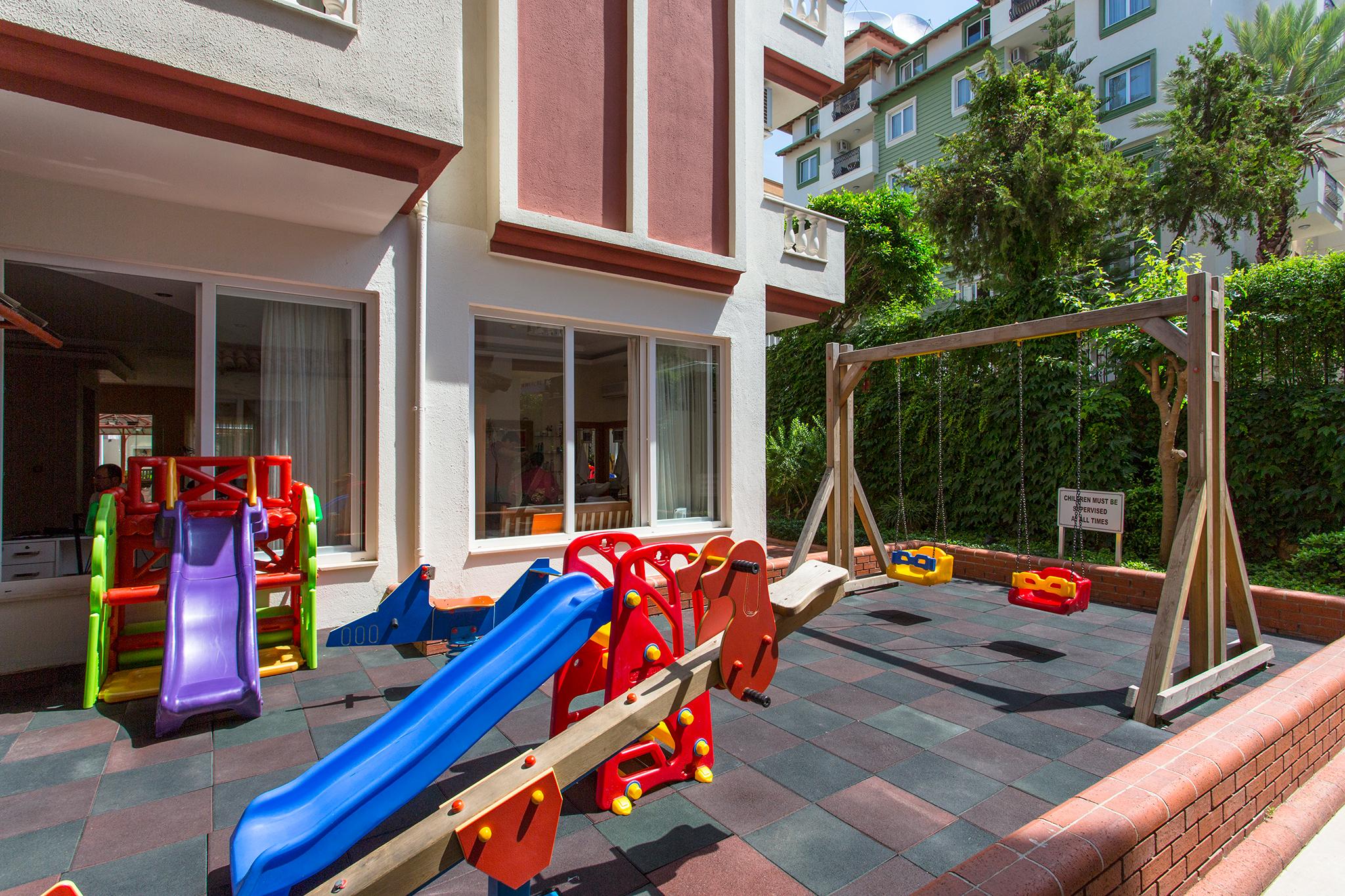 אלאניה Villa Sunflower Hotel מראה חיצוני תמונה