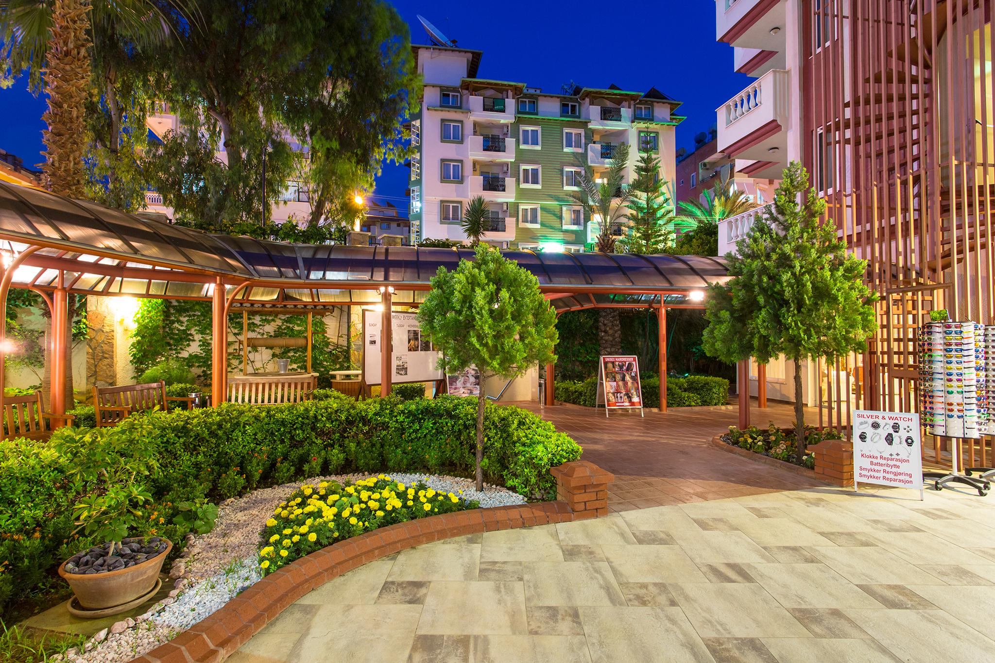 אלאניה Villa Sunflower Hotel מראה חיצוני תמונה