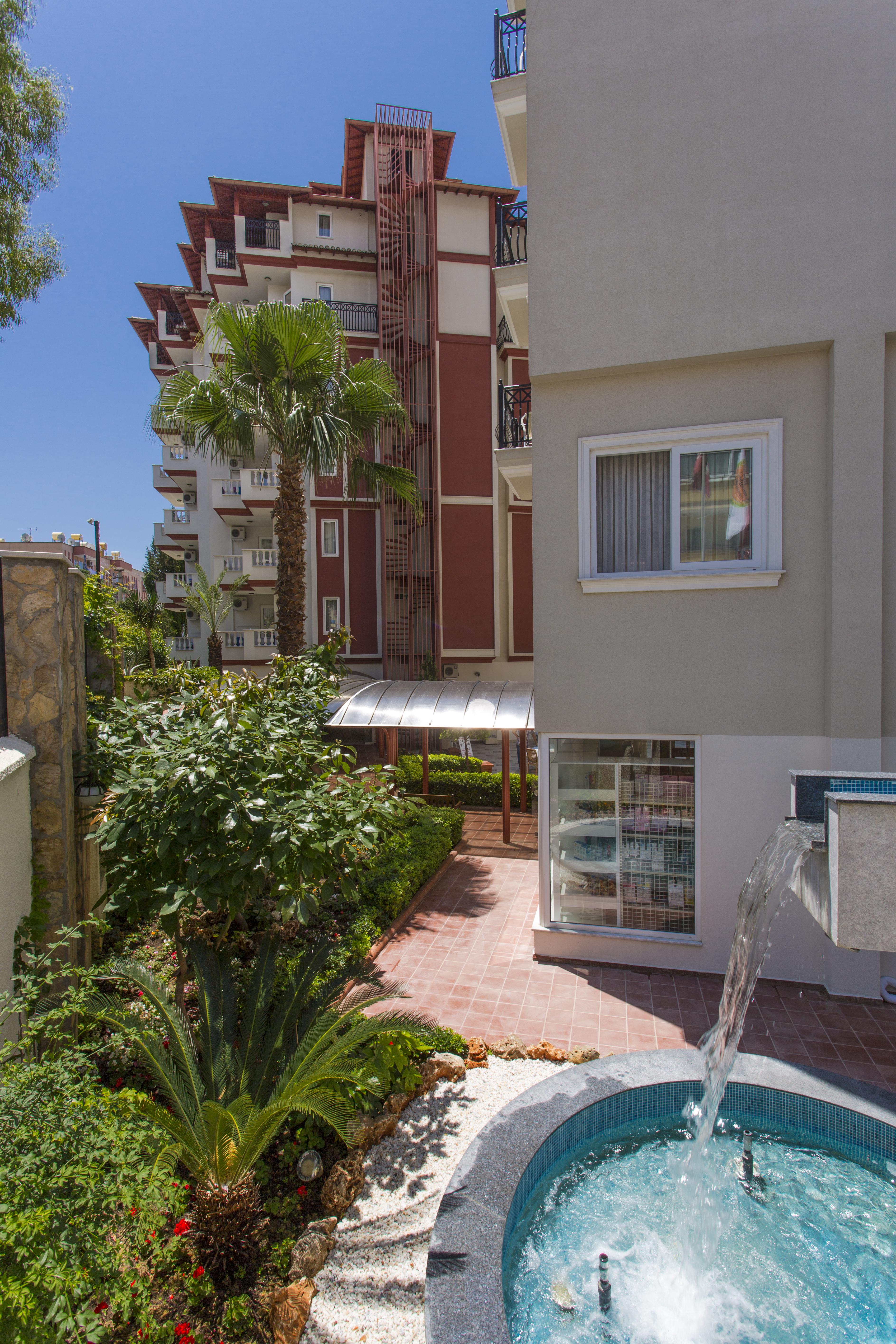 אלאניה Villa Sunflower Hotel מראה חיצוני תמונה