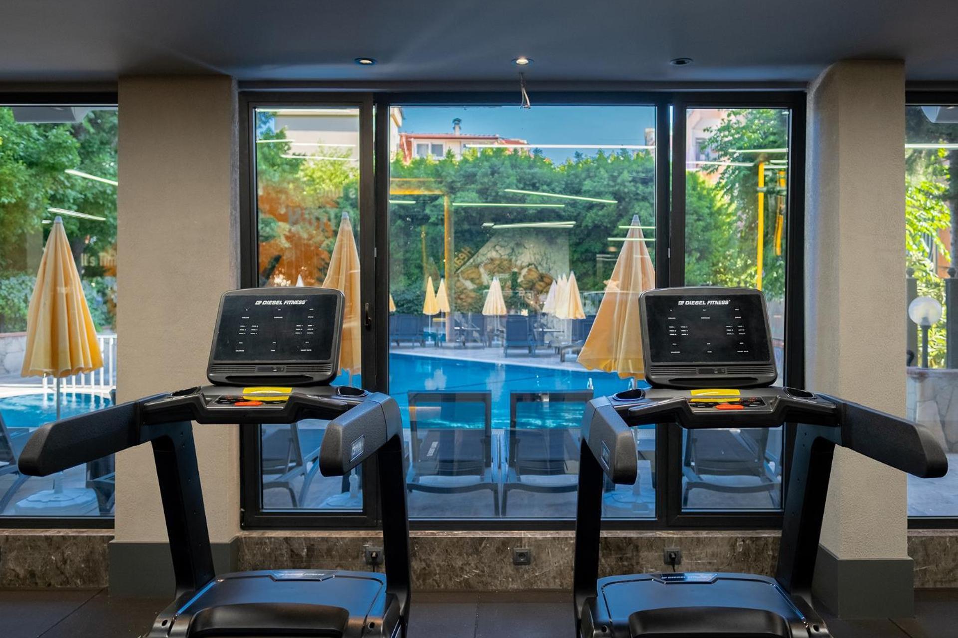 אלאניה Villa Sunflower Hotel מראה חיצוני תמונה