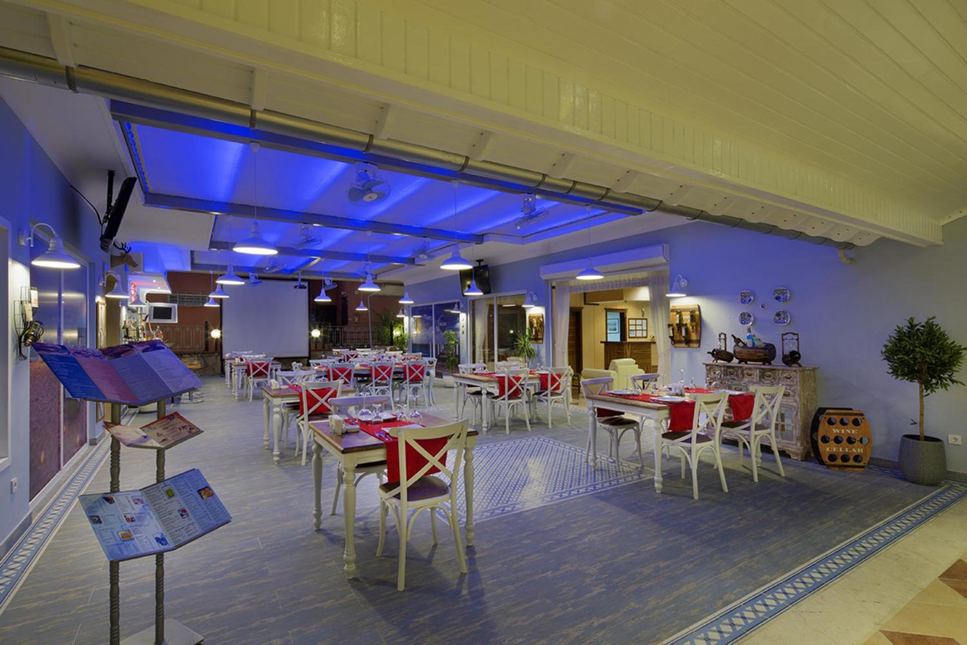 אלאניה Villa Sunflower Hotel מראה חיצוני תמונה