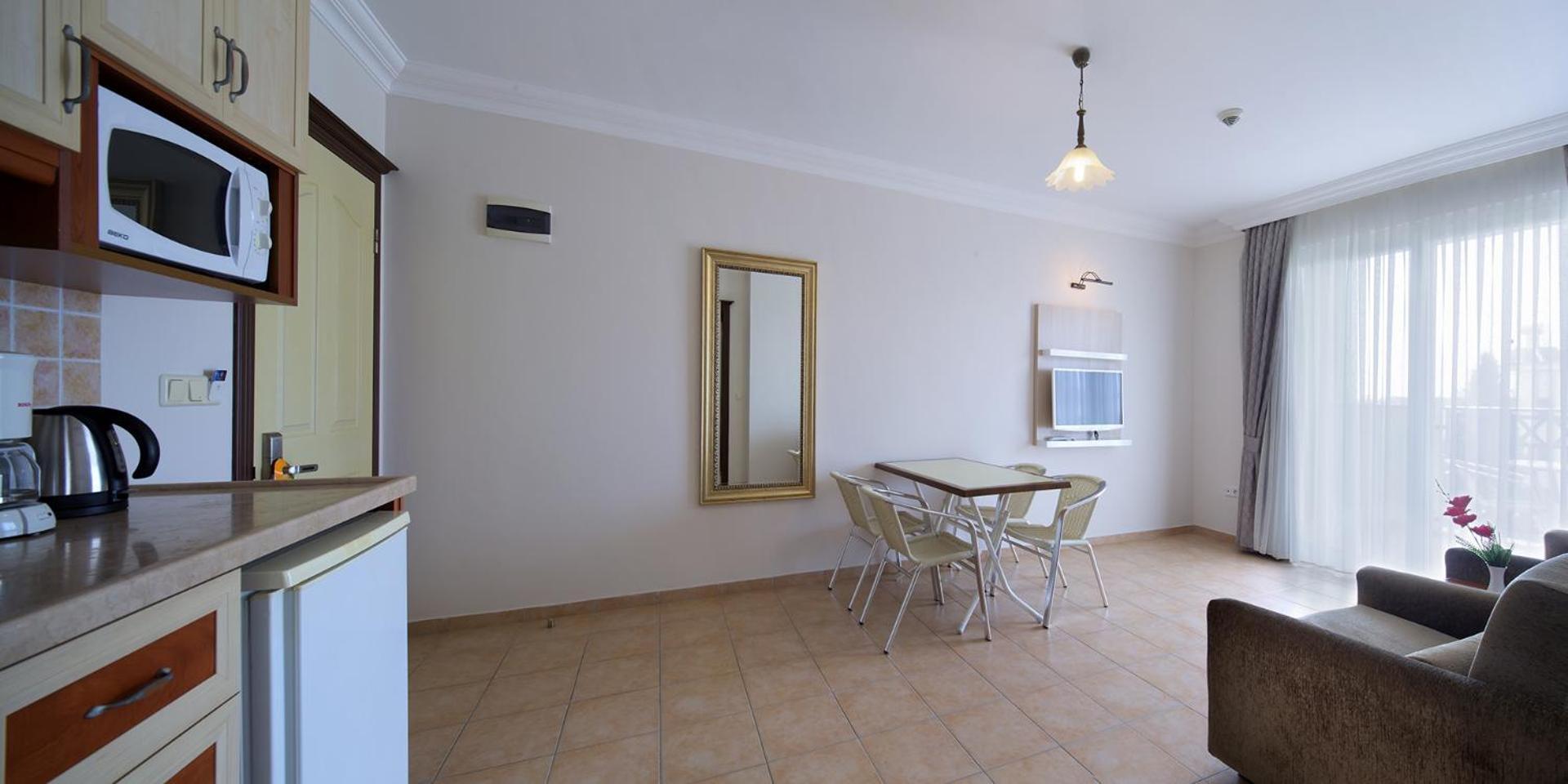 אלאניה Villa Sunflower Hotel מראה חיצוני תמונה