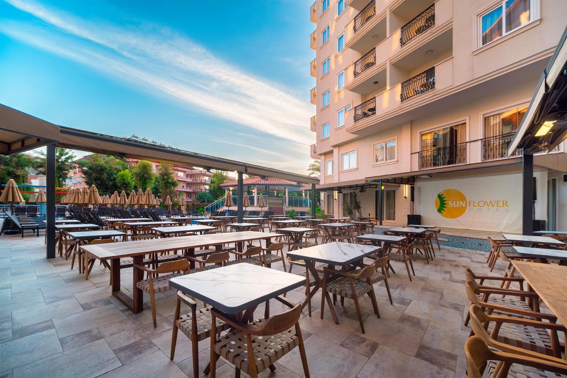 אלאניה Villa Sunflower Hotel מראה חיצוני תמונה