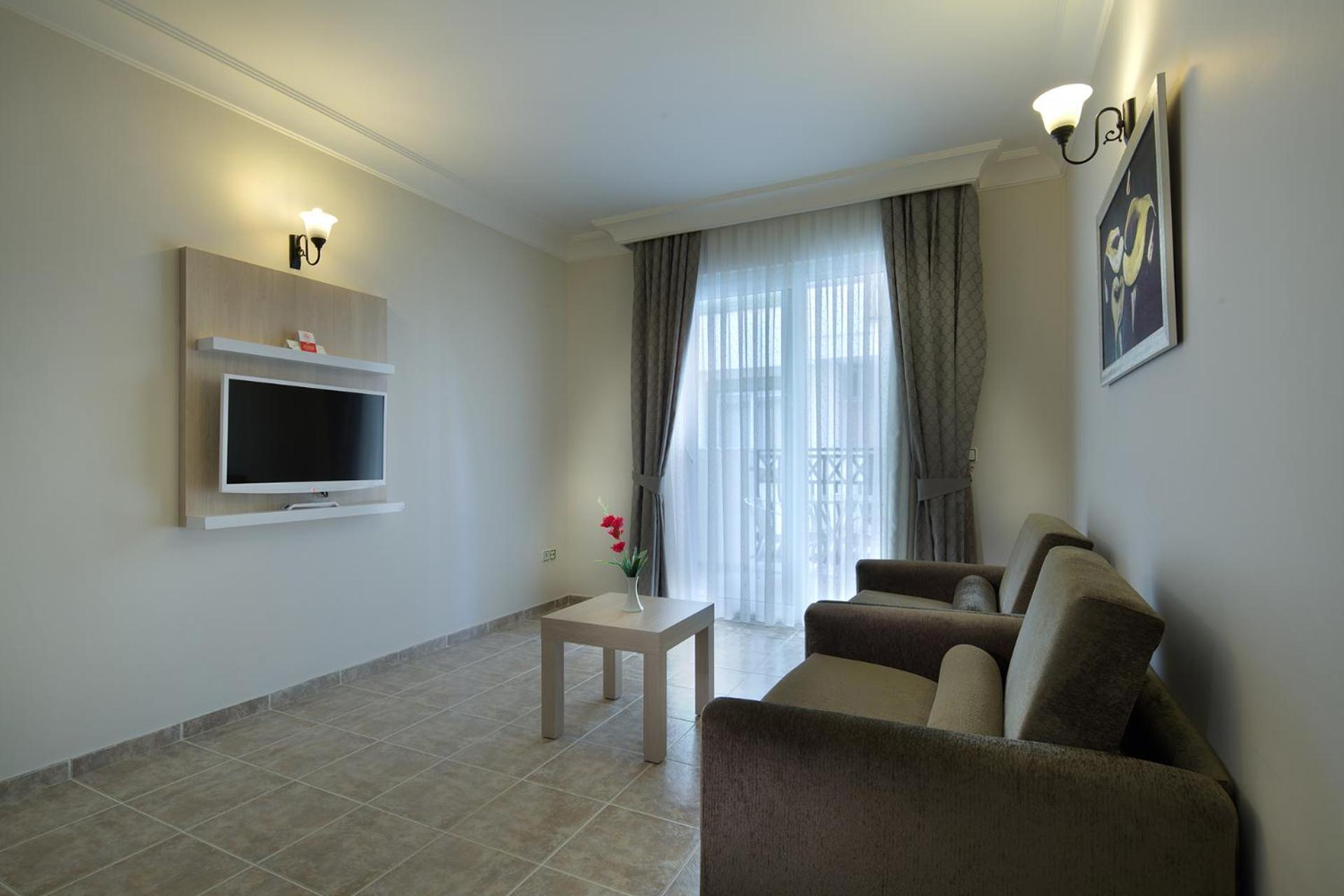 אלאניה Villa Sunflower Hotel מראה חיצוני תמונה