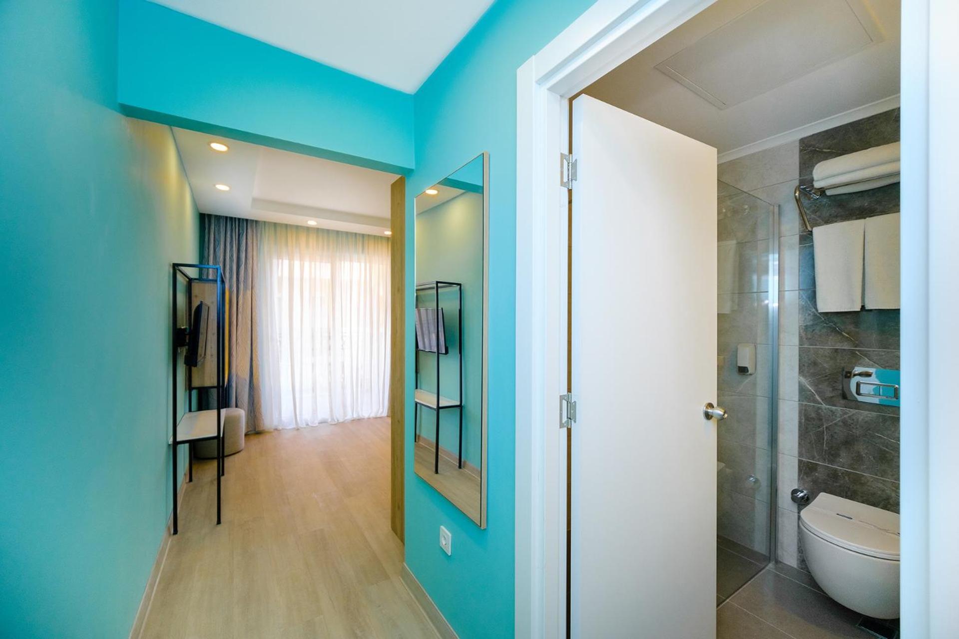 אלאניה Villa Sunflower Hotel מראה חיצוני תמונה