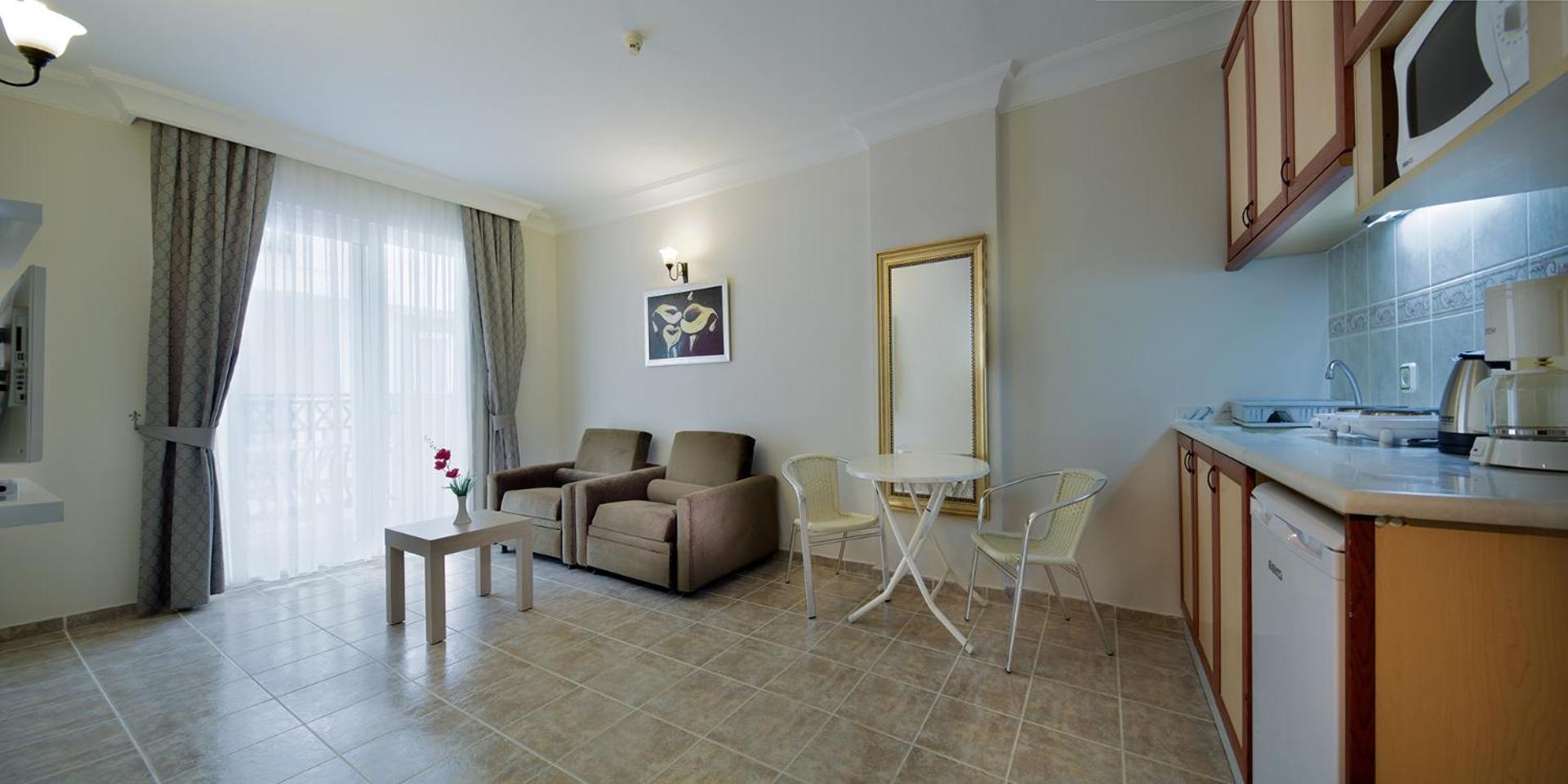 אלאניה Villa Sunflower Hotel מראה חיצוני תמונה