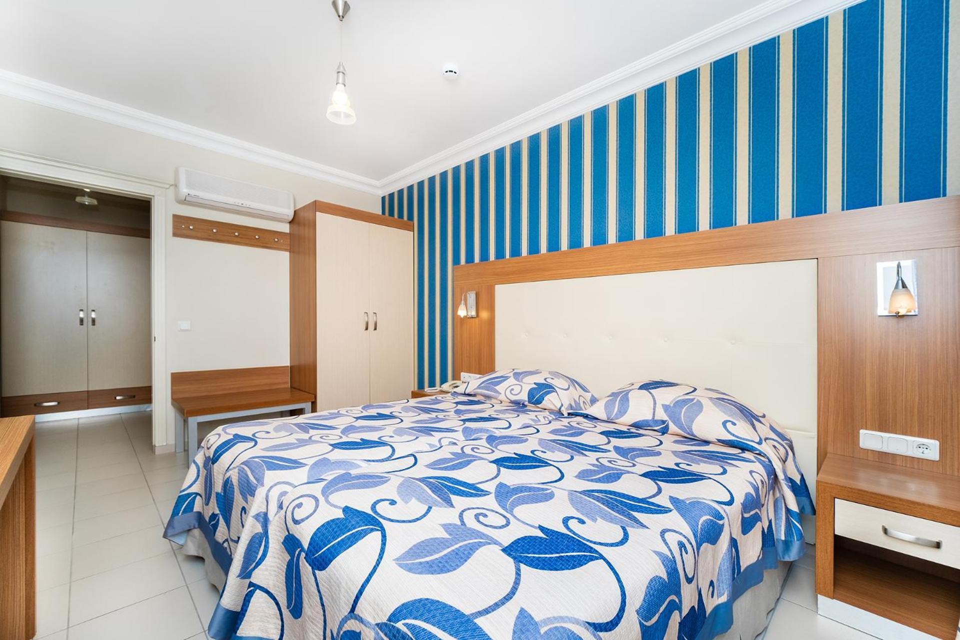 אלאניה Villa Sunflower Hotel מראה חיצוני תמונה