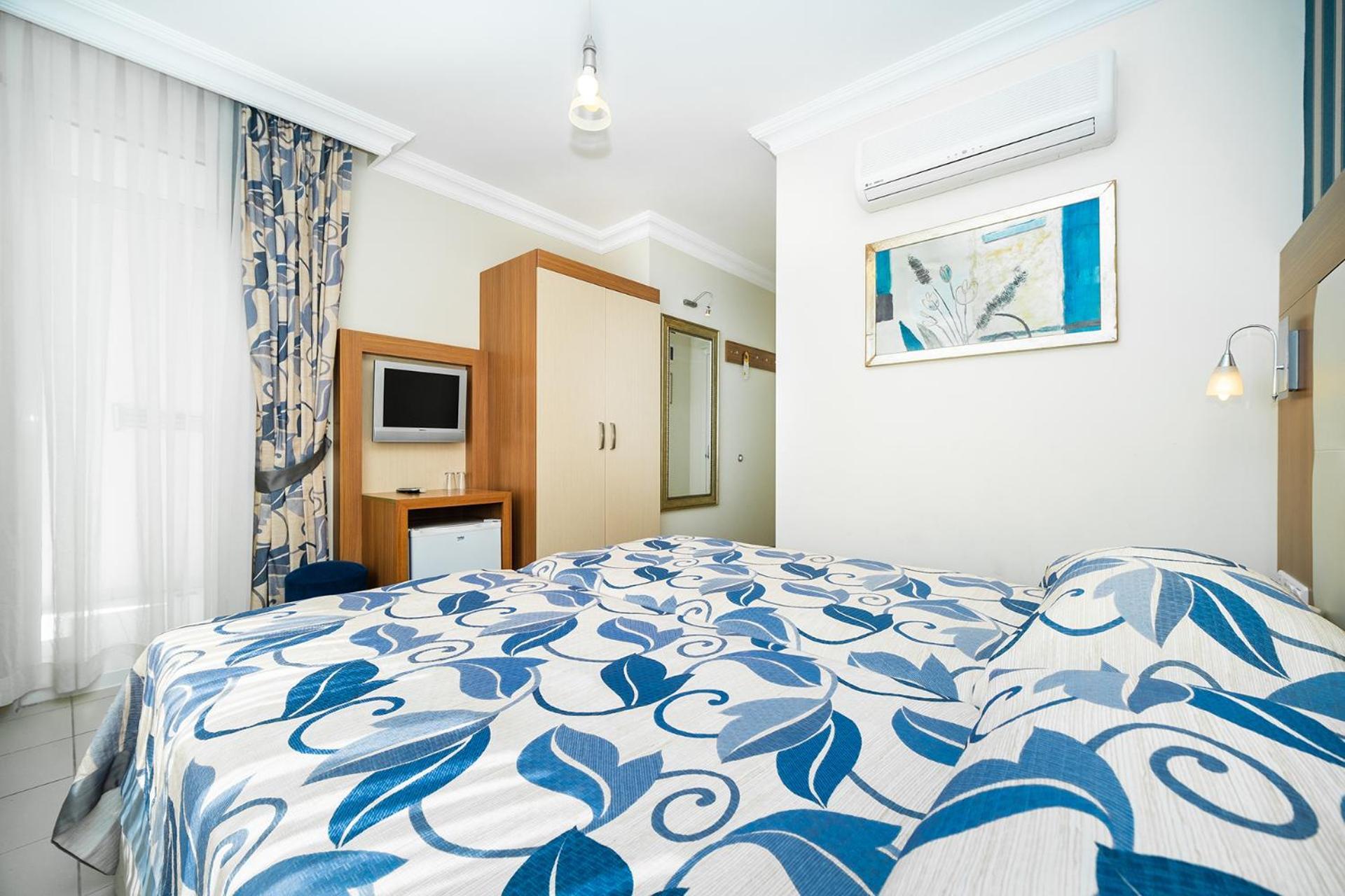 אלאניה Villa Sunflower Hotel מראה חיצוני תמונה